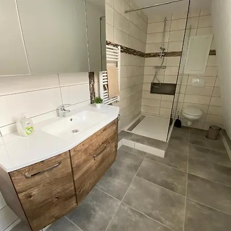 Mit Balkon Und Garten Og 아파트 *